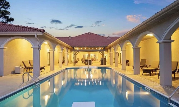 Cecil Casa | King Ranch Equestrian River Valley Estate, conveniently located off Hwy I-40!