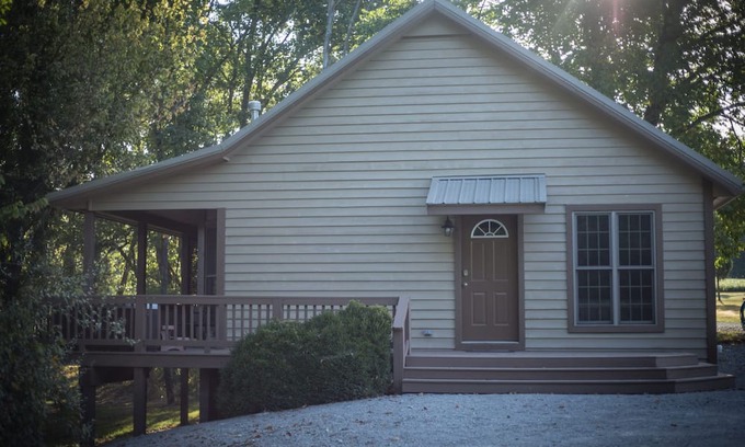 Carbondale Cabina | Hot Tub Cabin- In the Heart of Shawnee Wine Trail