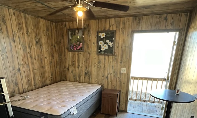Crane Apartamento | Crane, TX Efficiency Rental