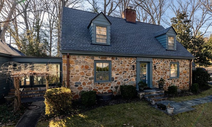 Lewis Mountain Casa | Welcome to your dream home in the heart of UVA, Charlottesville!