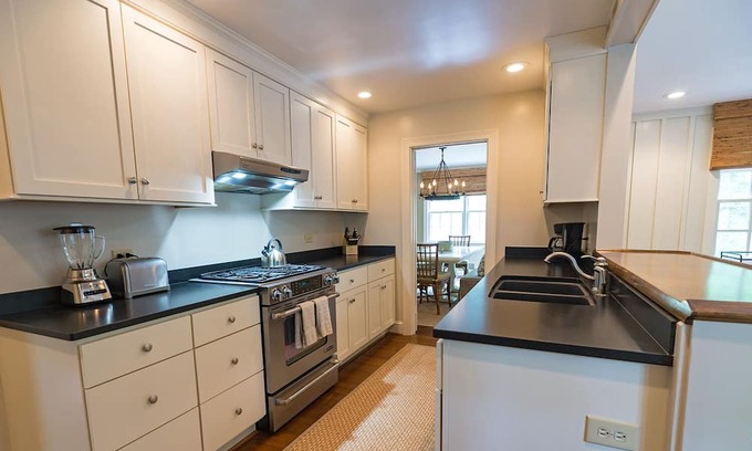 Lewis Mountain Casa | Cameron House Ext. Stay - Close to UVA!