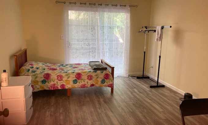 Pacheco Casa | Cozy Private Bedroom in Prime Location