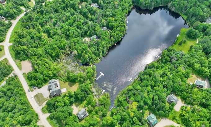 Labelle Chalet De Esquí | Blueberry Lake Resort - Waterfront Cottage 5 Bedrooms / Kayaks/Pool/Hot Tub