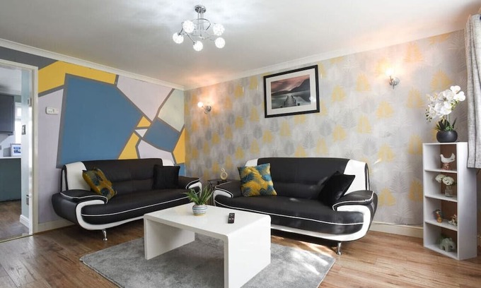 Portsmouth Casa | Spacious 4Bed Family Home near Port Solent