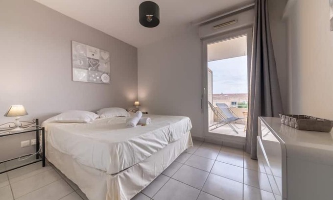 Monteux Apartamento | Vrbo Property