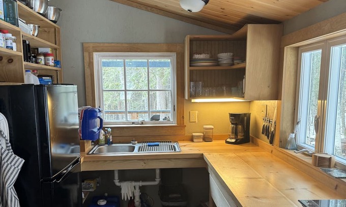Greenville Cabaña | Delightful cottage 1 mile from downtown Greenville!