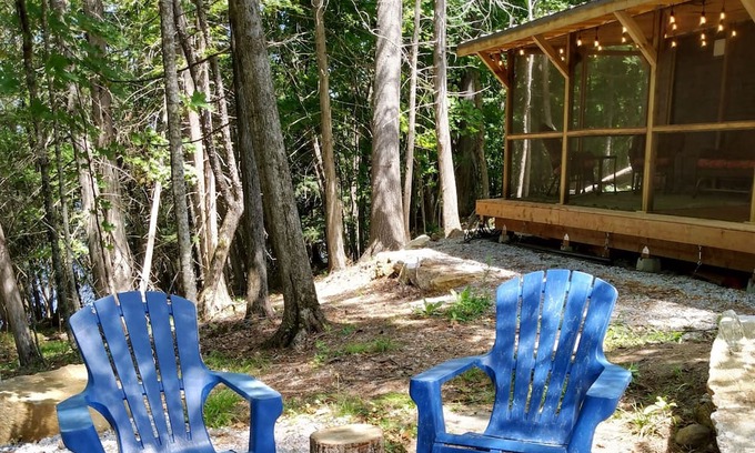 Tay Valley Cabaña | WaTERFRoNT TiNY HoUSe NeAR PeRth & an HouR to OttAwA - A Perfect Getaway for Two