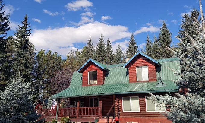 Whitefish Cabina | Fabulous Whitefish Cabin 7 mins. from downtown Whitefish. 30 mins from Glacier
