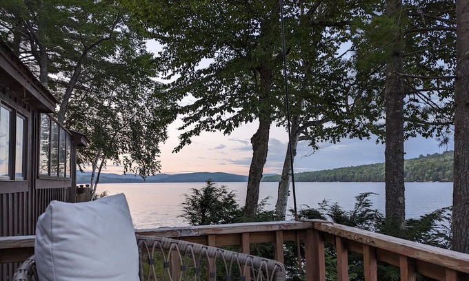 Embden Cabina | Embden Camp right on the lake w/ private porch & fire pit