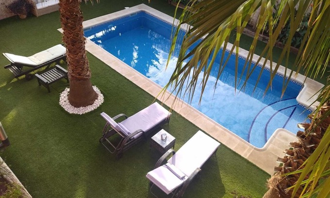 Hornachuelos Chalet De Esquí | Chalet con Piscina y Barbacoa con Buena Ubicación .ideal Para Familias y Amigos