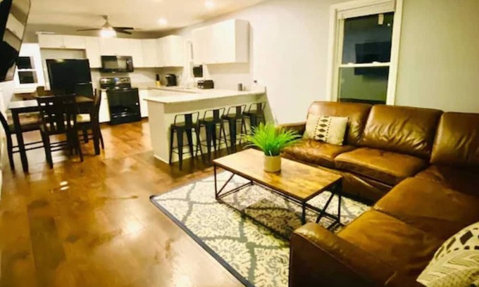 Kettering Casa | Friends & Family Oakwood-Kettering, UD Home 2Bd2Ba