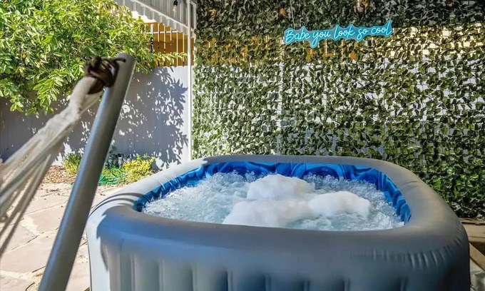 Eastside Casa | Modern Pop Art getaway in Long Beach