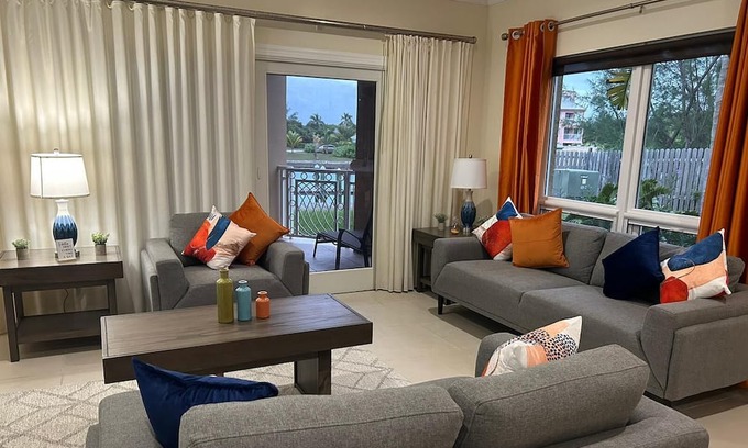 Bahamia West Condominio | Canal Front Comfort - Dock Slip Available