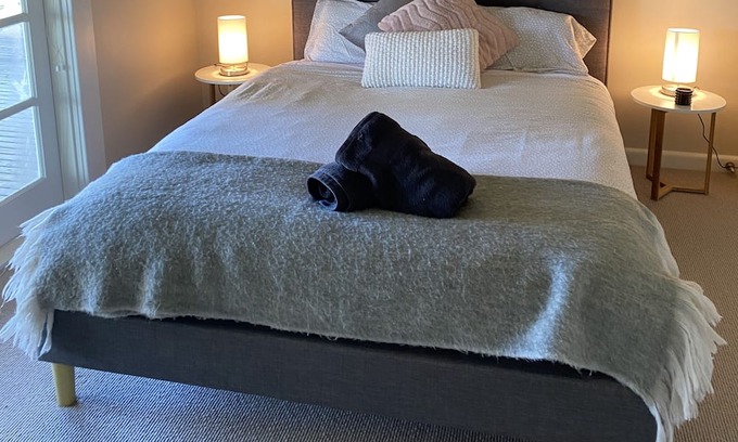 Beaufort Casa | Country serenity on seven acres. Full wrap around verandah for sunset drinks.