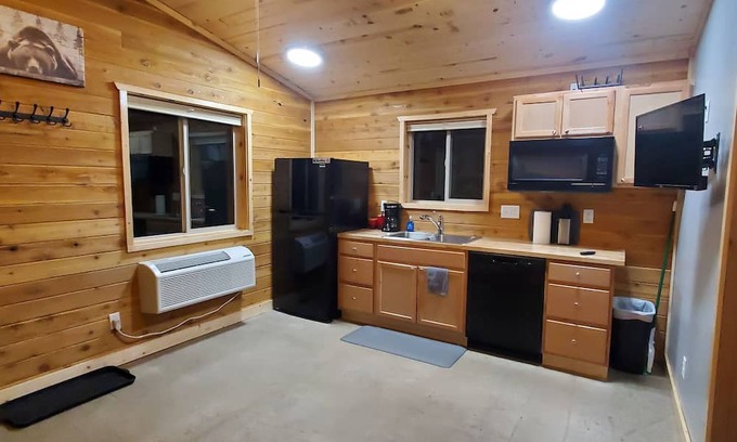 Rea Cabina | Hardrock 50 - # 13 Rustic cabin retreat in the heart of adventure country.