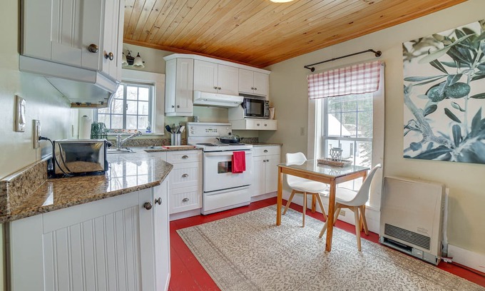 Jay Casa | Family-Friendly Jay Home < 4 Mi to Jay Peak Resort