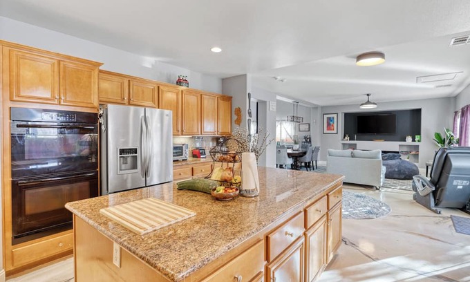 Silverado Ranch Casa | Lavender Oasis-Your Retreat from the Vegas Hustle