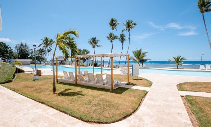 Juan Dolio - El Pueblo Apartamento | Escape To Paradise Beachfront 2br beach