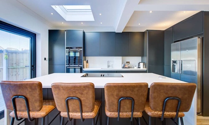 Havering Casa | Tranquil Stay 5BR House in Romford w/ Free Parking