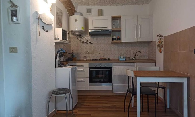 Sori Apartamento | Petite Batty CITRA 010060LT0099 BETWEEN THE GREEN AND THE SEA.