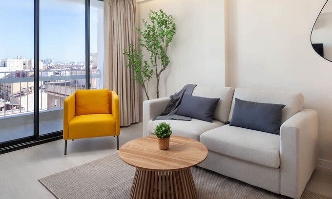 Gamarra Apartamento | Live Like a Local: Your Comfortable Retreat at Pasaje Igueldo, Málaga!