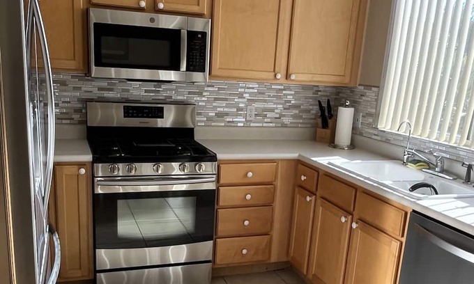 Cortaro Casa | Updated home in 55+ community with pool, gym and courts.