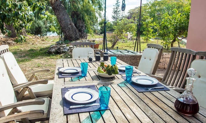 Lakithra Casa | Stylish house with huge garden,sea view, max 10 min drive from 10 beaches & town