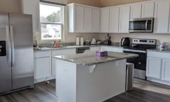 Raleigh Casa | 5 Bedroom Echo Friendly Home