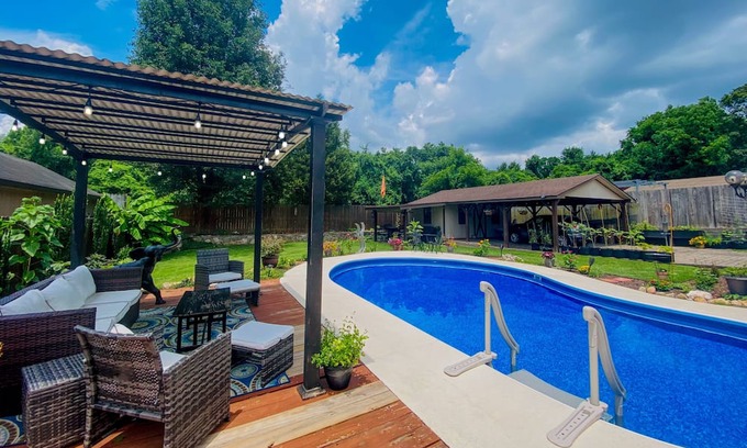Inglewood Casa | The East Side Oasis with Dreamy Pool & Patio