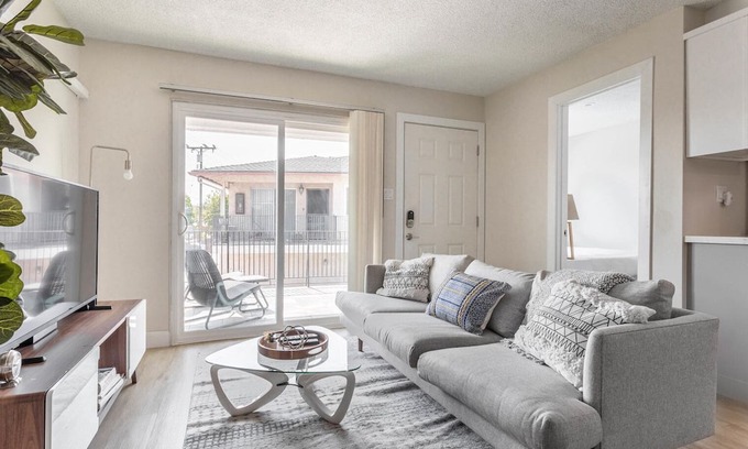 Torrance Apartamento | Amazing Torrance 3BR, nr Beaches, Hospital & Dining, by Blueground