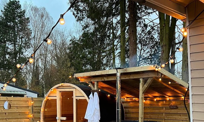 Geel Chalet De Esquí | Een Perfecte Mix van Natuur en Comfort.
