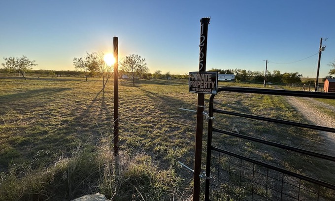 Lockhart Alquiler De RV | Campsite 20 min to Austin/Kyle/SanMarcos/COTA!