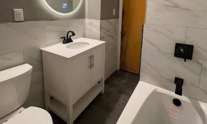 Warrensville Heights Casa | Beautiful Home