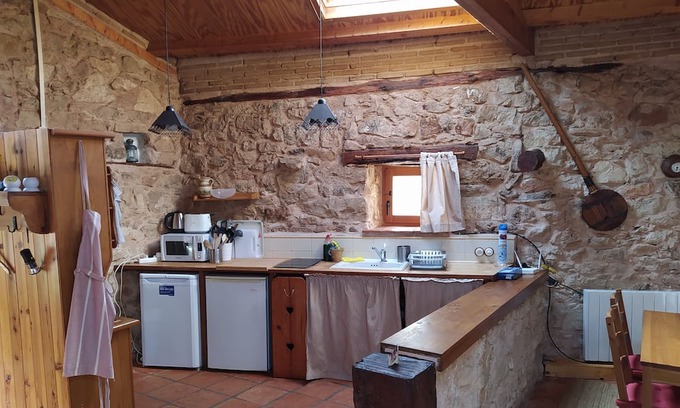 Riofrio del Llano Casa | LAS Casitas DEL Salado - LA Casita Roja Ideal Para Desconectar, Admite Mascotas