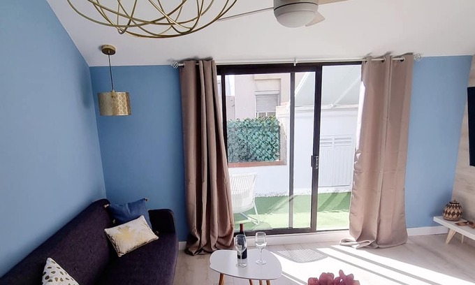 Santa Cruz de Tenerife Apartamento | Relaxing terrace in the center, you can visit the island and strolling the city.