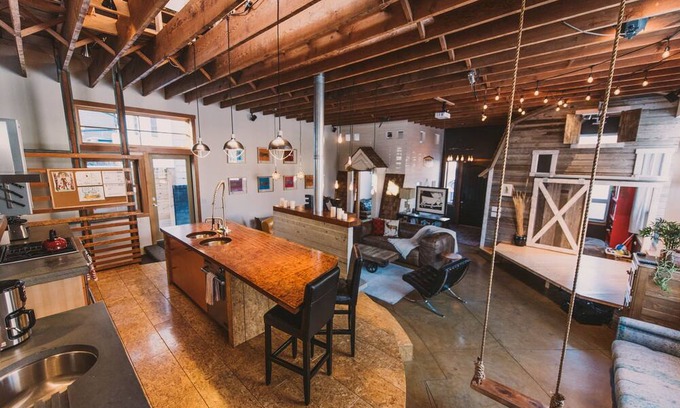 Saskatoon Downtown Casa | The Hayloft, a Prairie Warehouse Loft