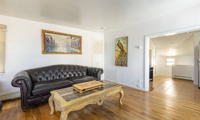 East Bronx Apartamento | 🅱🅾🅾🅺 🅽🅾🆆 1BR Private Beach + Patio