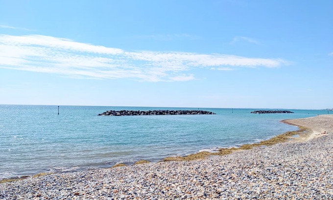 Middleton-on-Sea Cabaña | Braganza - a family house that sleeps 9 guests in 4 bedrooms