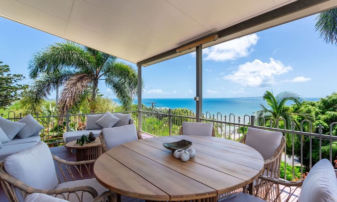 Yeppoon Casa | Views On Golding - WOW, what a view it is!