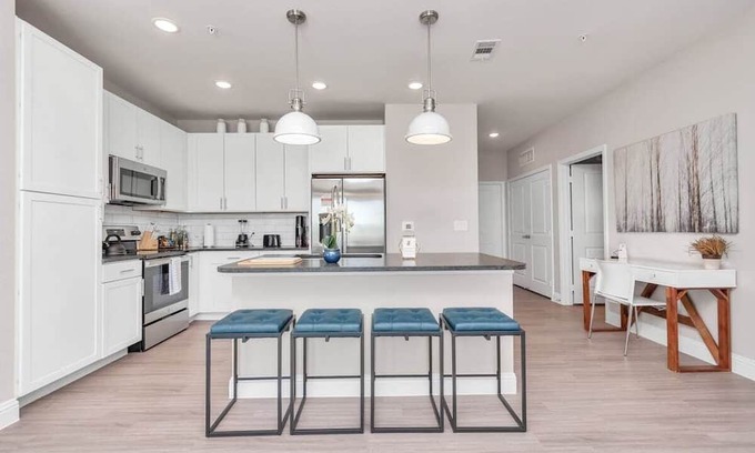 Clear Lake Shores Apartamento | The Coastal Breeze near Kemah Boardwalk and NASA