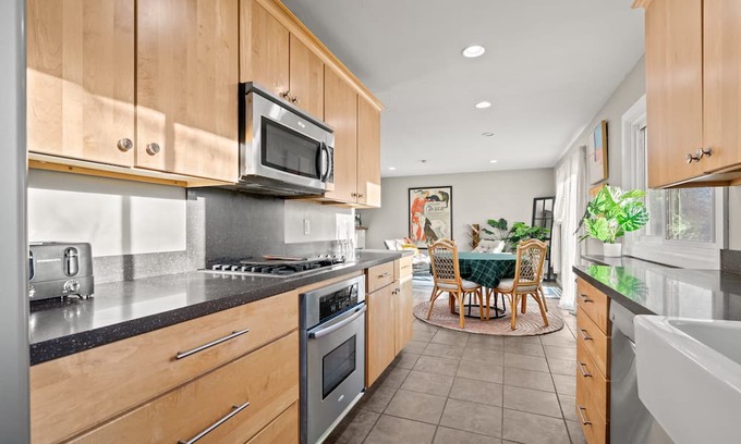 Iowa City Casa | Walk to campus The City Park Pad