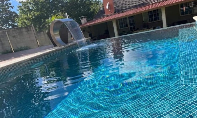 Poio Casa | La Casa de las Ranas: Jardín, Piscina y Barbacoa