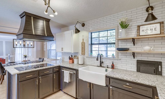 Klein Cabaña | Spacious Spring Retreat w/ Heated Pool & Spa!