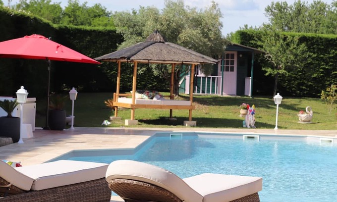 La Lande-de-Fronsac Apartamento | Vrbo Property