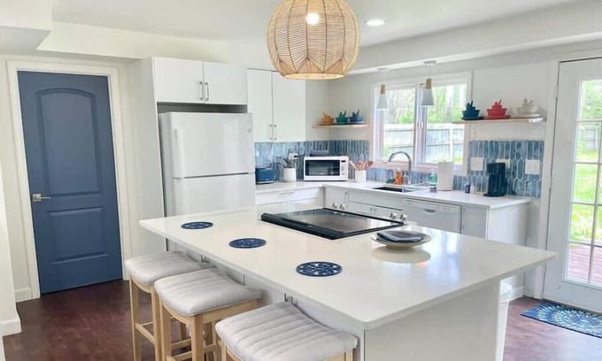 Indianapolis Casa | 10 min to Speedway! Large Home, Desirable Area!
