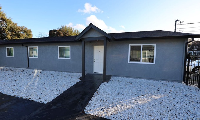 Yuba City Apartamento | Newly Remodeled Duplex Delite Walking Distance from Down Town Yuba City