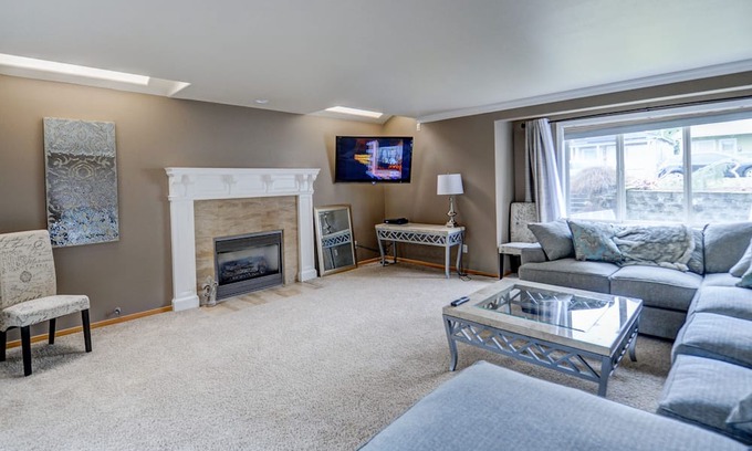 North End Casa | Huge, beautiful home for entertaining