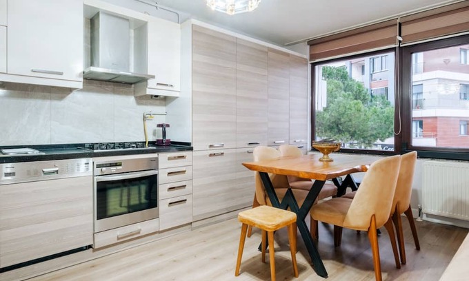 Pendik Apartamento | Bright Flat, 9 Min to IstMarina