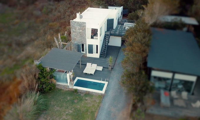 Jose Ignacio Casa | Ipazia, un Jardín con Vista a la Laguna y el Océano