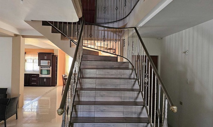 Penal-Debe Casa | 6 A/C bedroom , 4 full baths, 4500 Sq ft ,10 mins away from city and highway